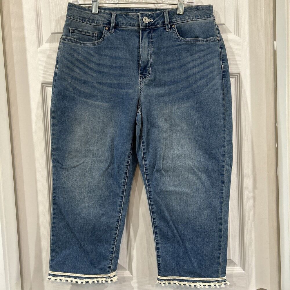 Croft & Barrow Light Wash Denim Capri Pants Stretch Jeans Embellished Hem 14